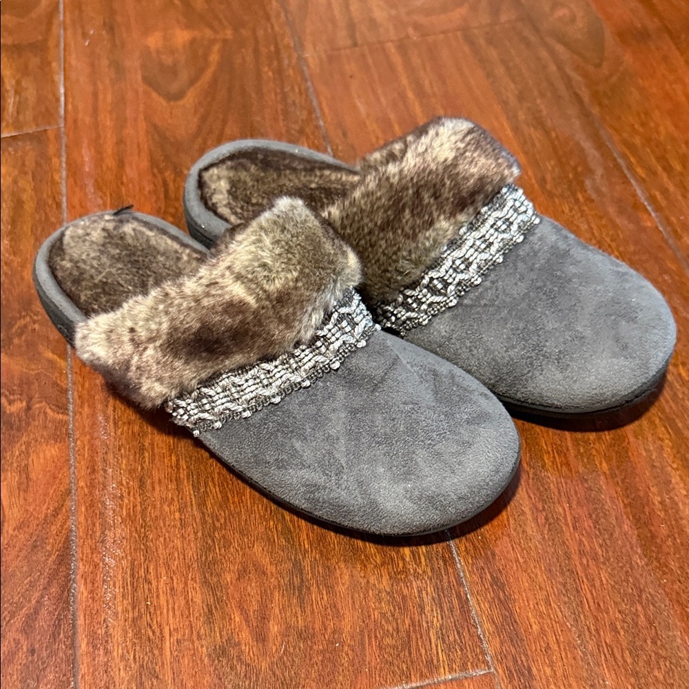 Isotoner Charcoal Faux Fur Women's Slippers